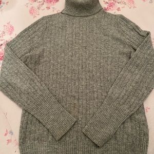J Crew merino wool turtleneck sz small